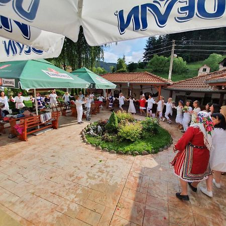 Yagodina Family Hotel Екстер'єр фото